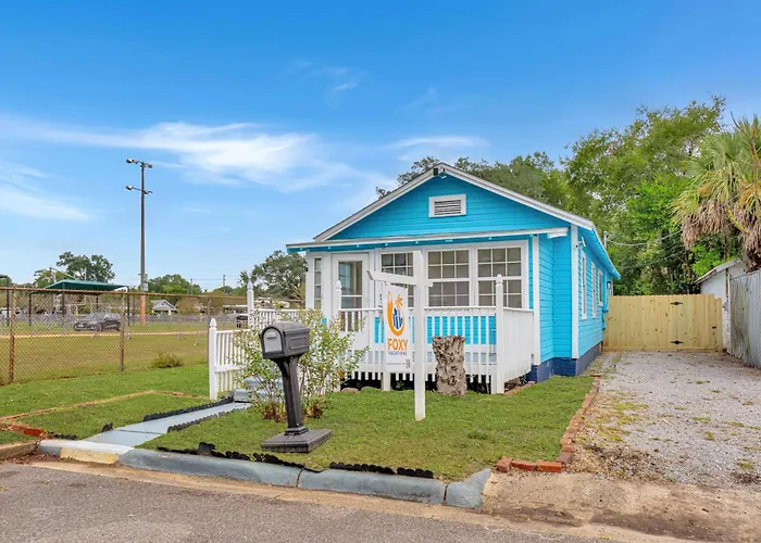 Holiday home Blue Cottage, Close To Downtown & Bases! Pensacola